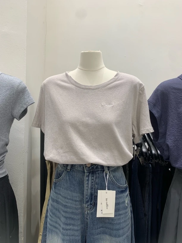 6079小英文刺绣T恤衫