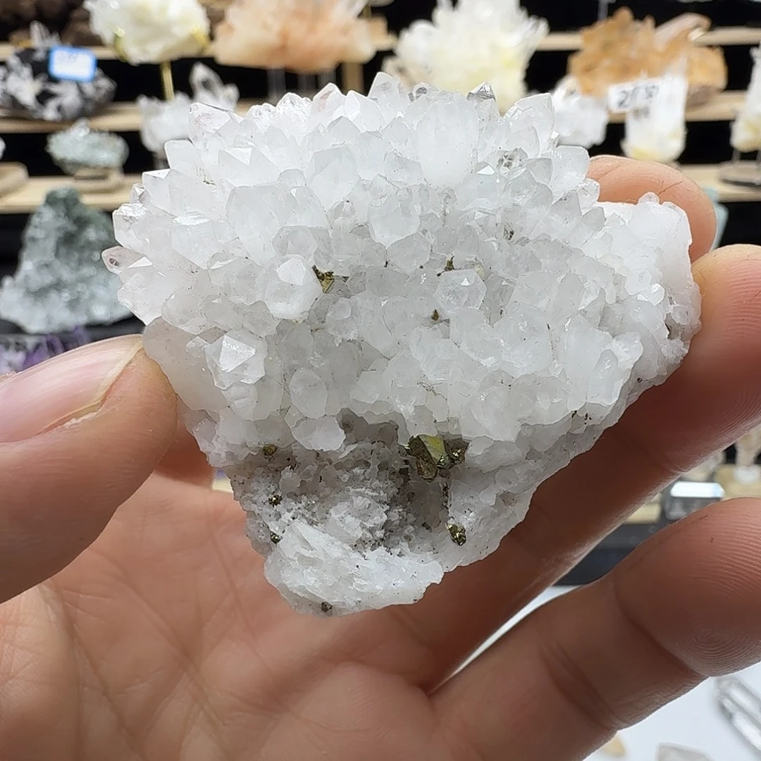 石材江西白水晶共生黄铁矿