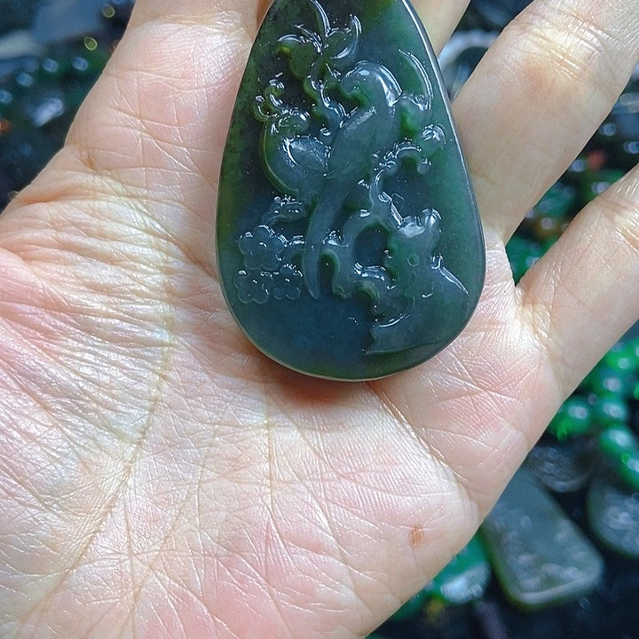 颈饰未镶嵌和田玉