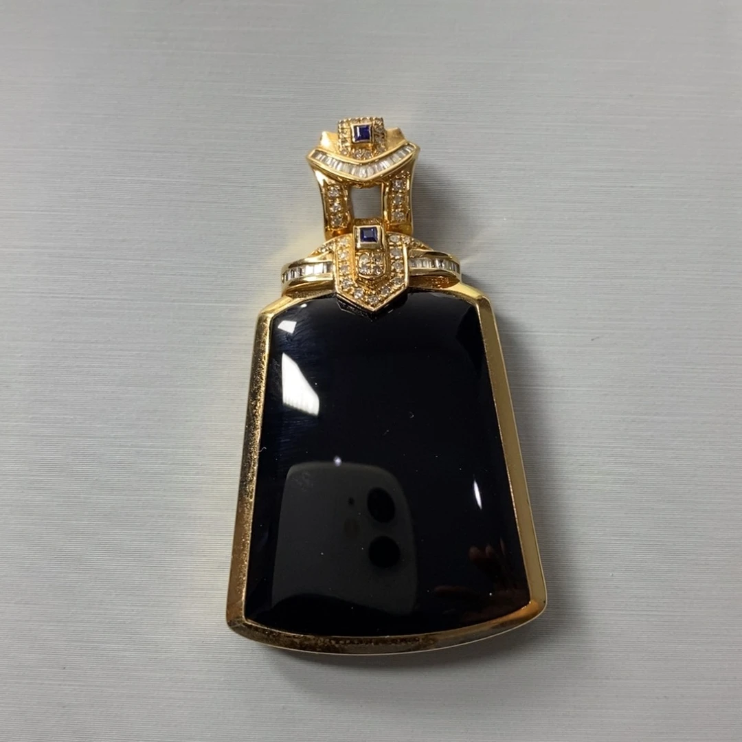 翡翠18K金镶嵌颈饰墨翠