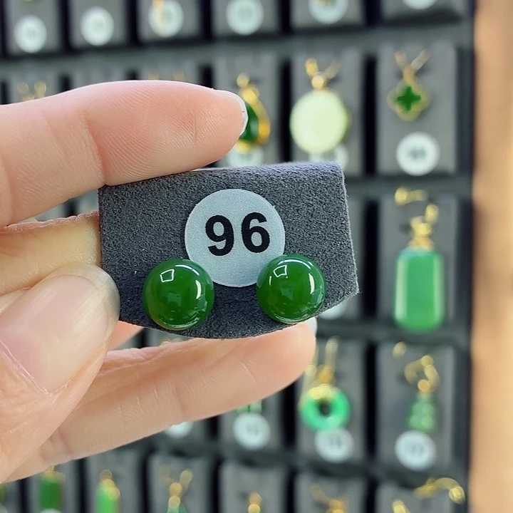 和田玉18K金镶嵌耳饰