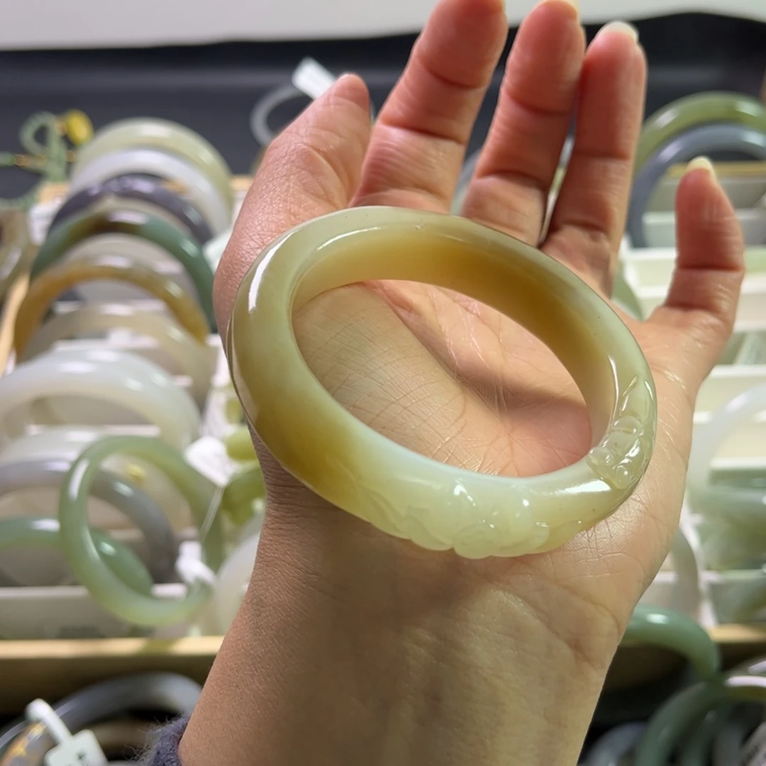 和田玉未镶嵌手镯54.5圈柒*