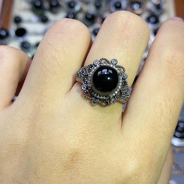 18K金镶嵌戒指翡翠