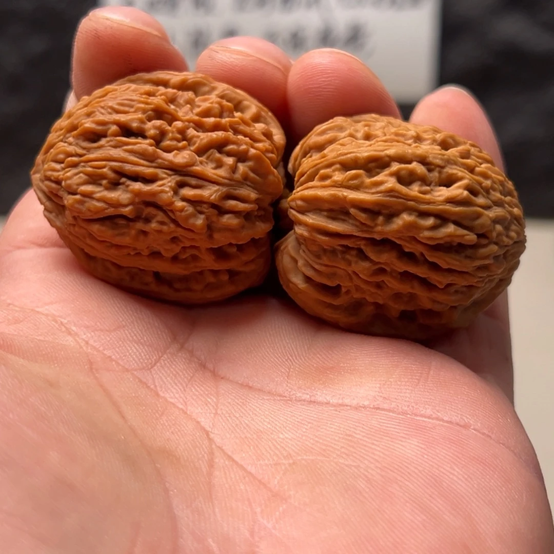 看***看文玩核桃把件南疆35微小色差