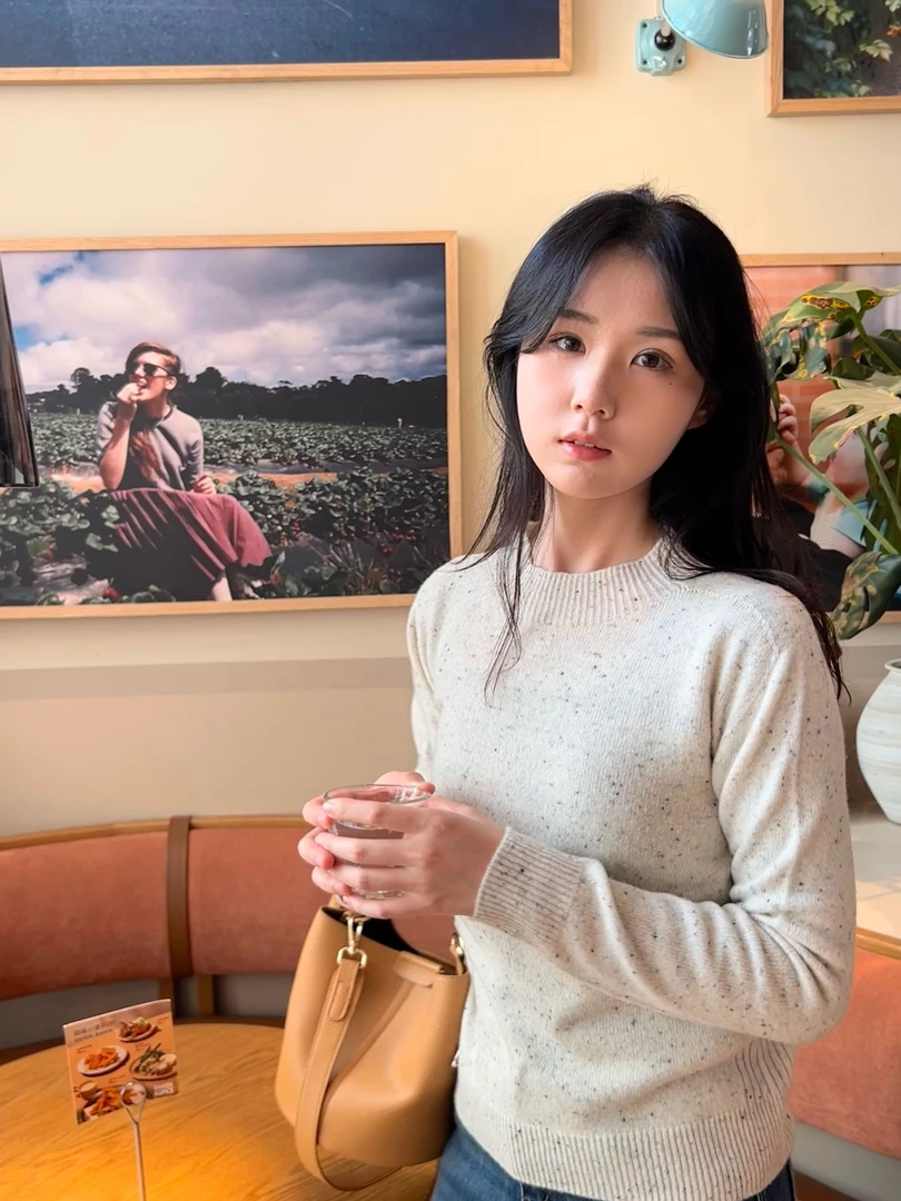 彩点无缝一体绵羊毛圆领毛衣！秋冬气质百搭休闲套头打底针织衫女