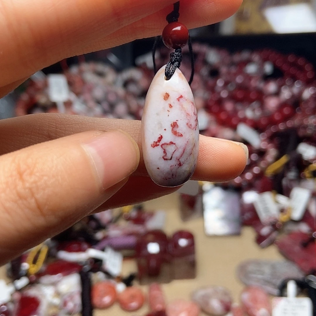 天然辰砂原石水滴