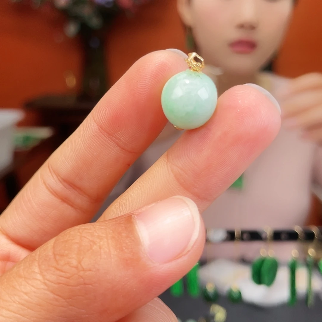 翡翠18K金镶嵌耳饰