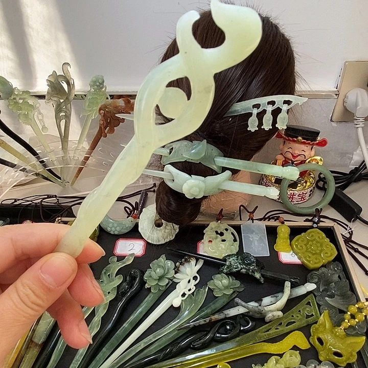 蛇纹石玉合金发饰缘起