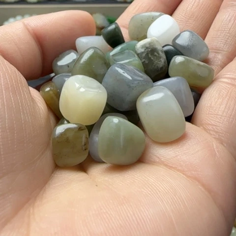 和田玉颈饰未镶嵌陌****倾福利