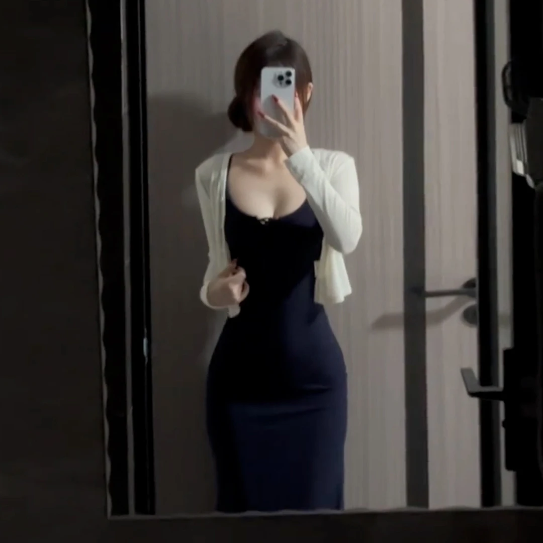 法式蓝色吊带包臀连衣裙子女夏季2025新款性感纯欲辣妹长裙套装