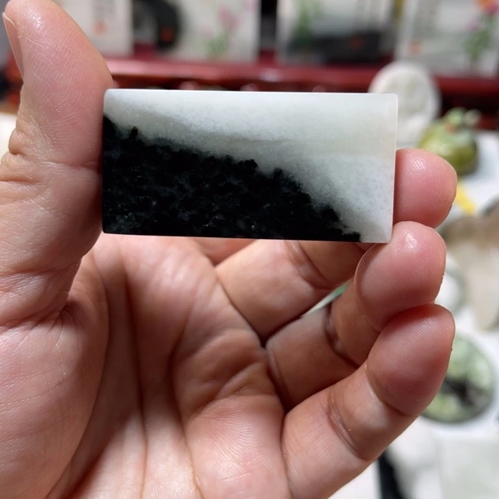 独山玉未镶嵌颈饰