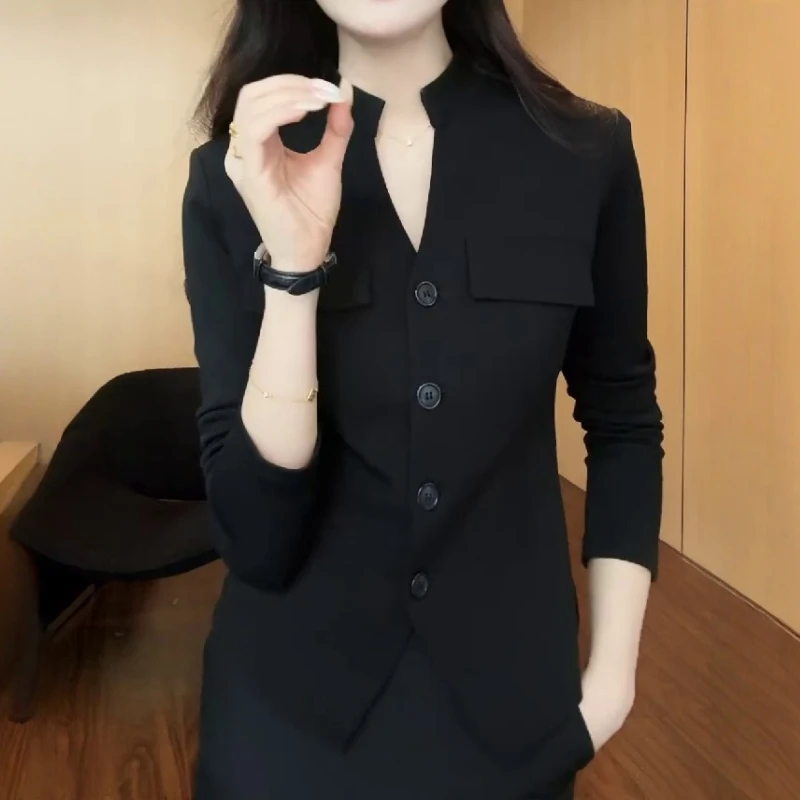 黑色高级感气质V领长袖上衣女2025秋季新款修身显瘦单排扣短外套