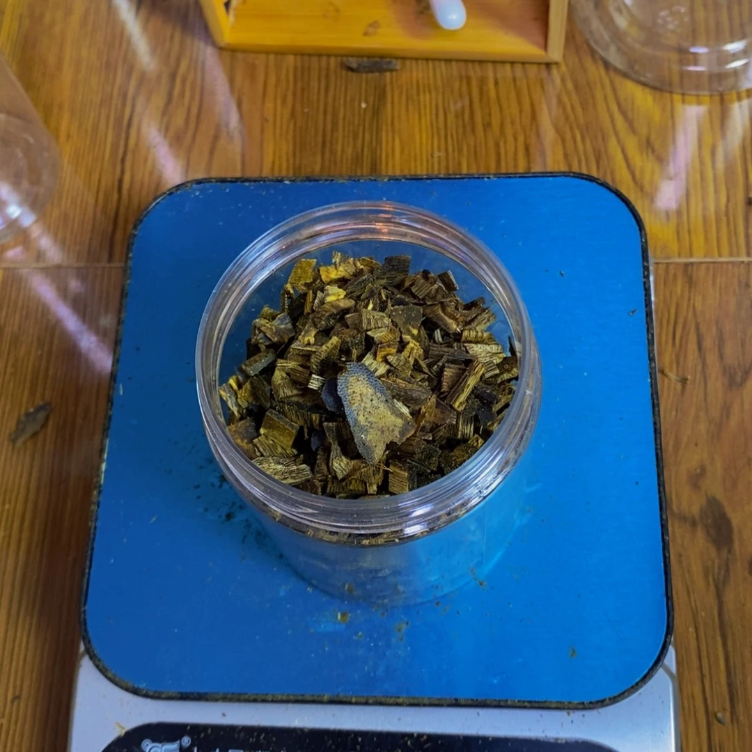 *****沉香碎屑沉香紫罗兰高油料50克