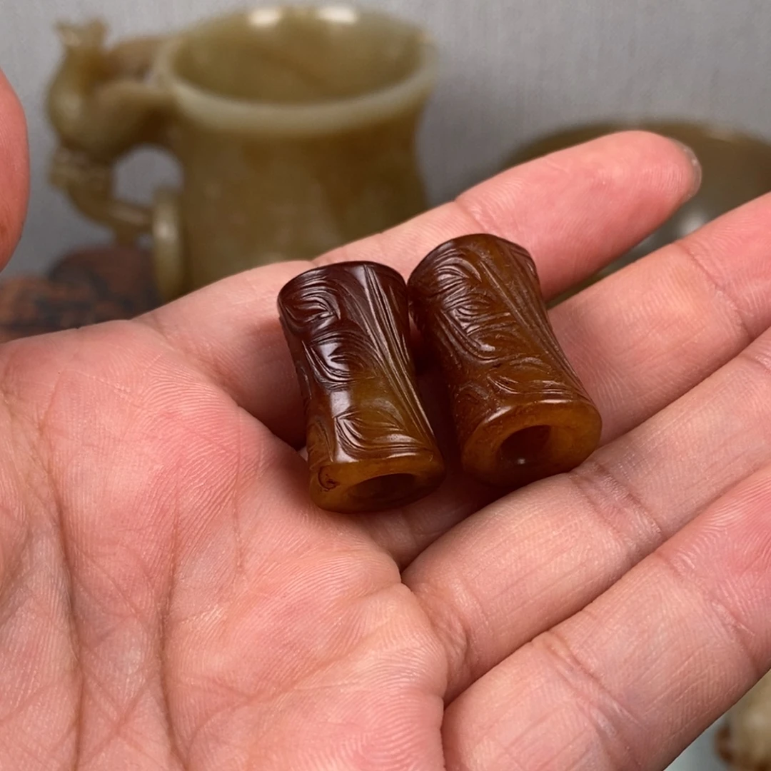 唐***弟非常精美的脖挂件