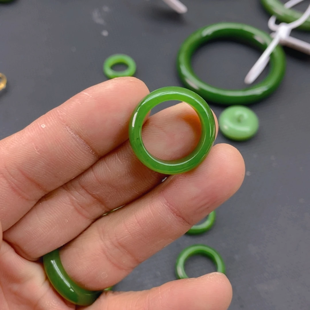 和田玉（碧玉）颈饰未镶嵌m****乐