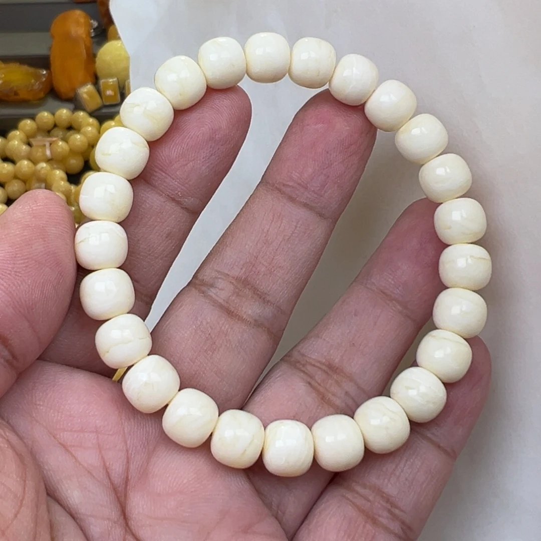 蜜蜡未镶嵌裸石9加11.5克