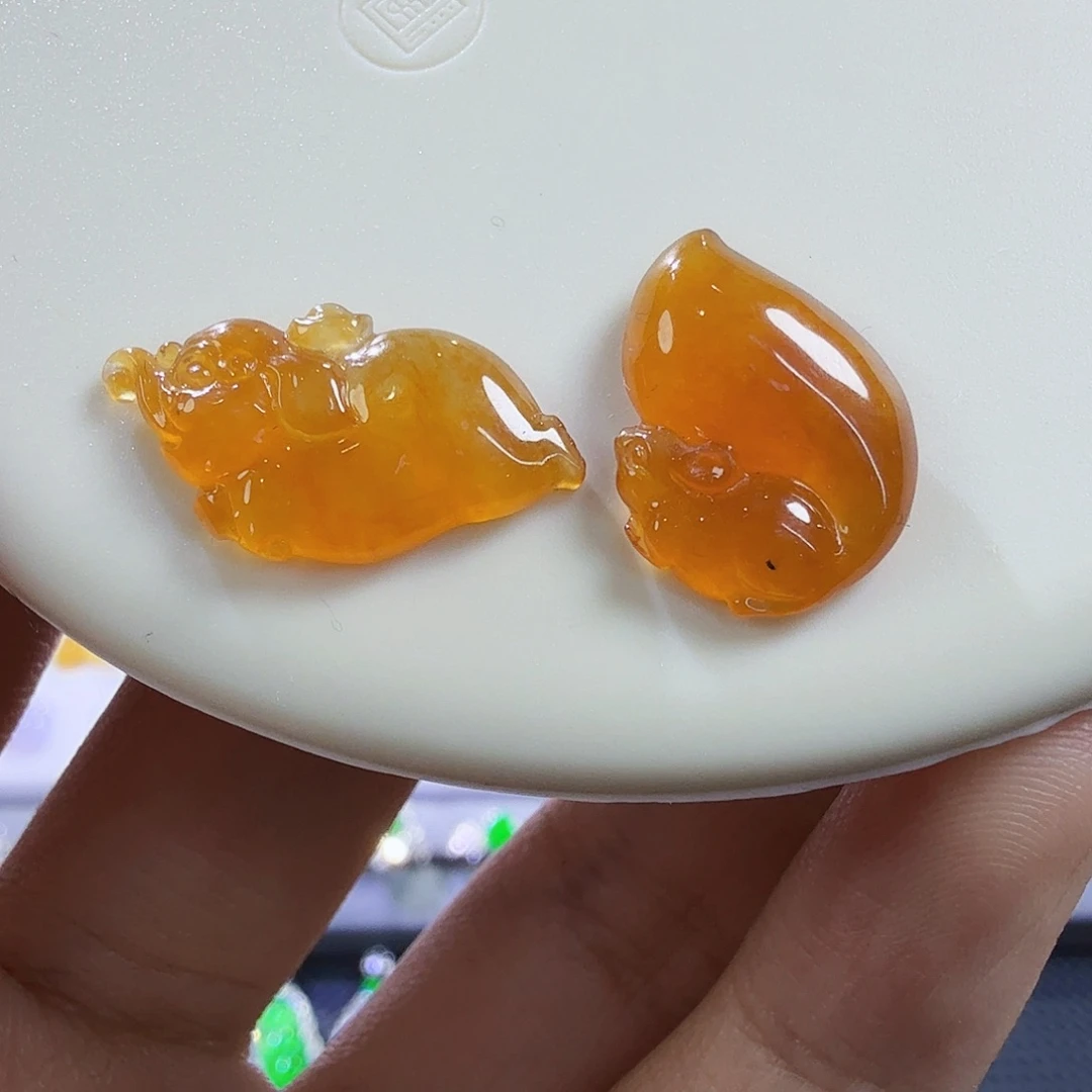 翡翠未镶嵌颈饰二选一