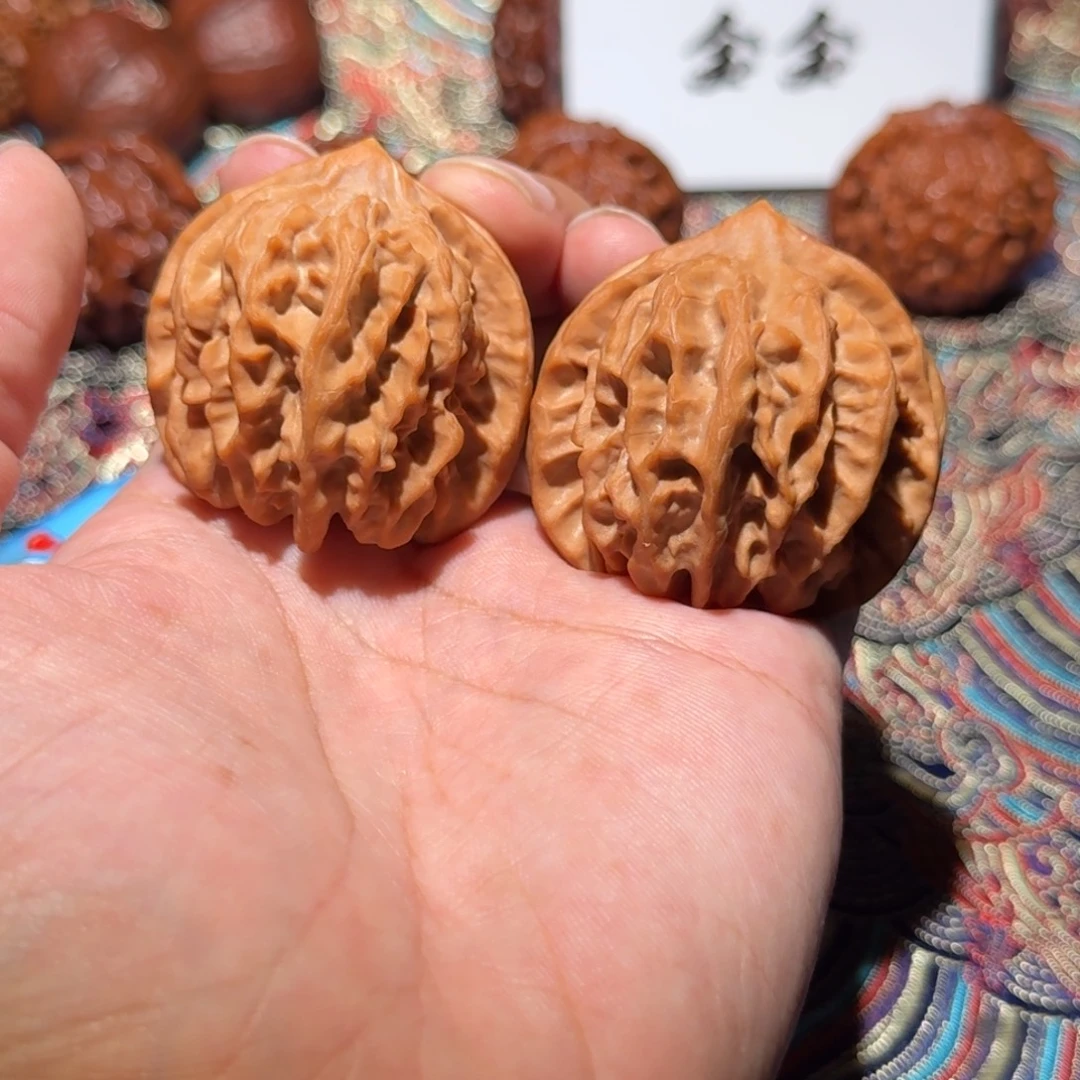 把件核桃358曹大龙，尺寸43 43 41
