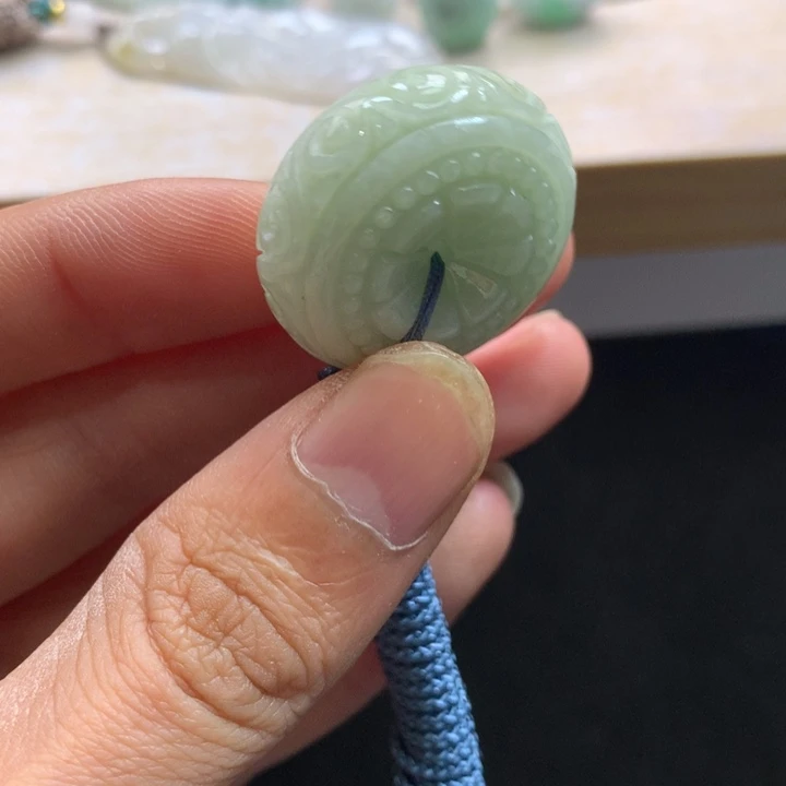 翡翠未镶嵌颈饰吊坠