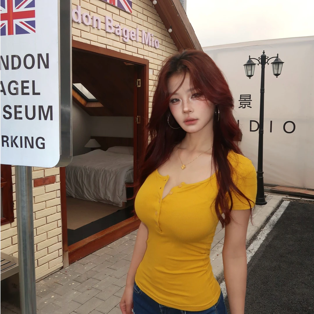 显身材辣妹正肩T恤女百搭露脐单排扣显瘦修身短袖短款上衣