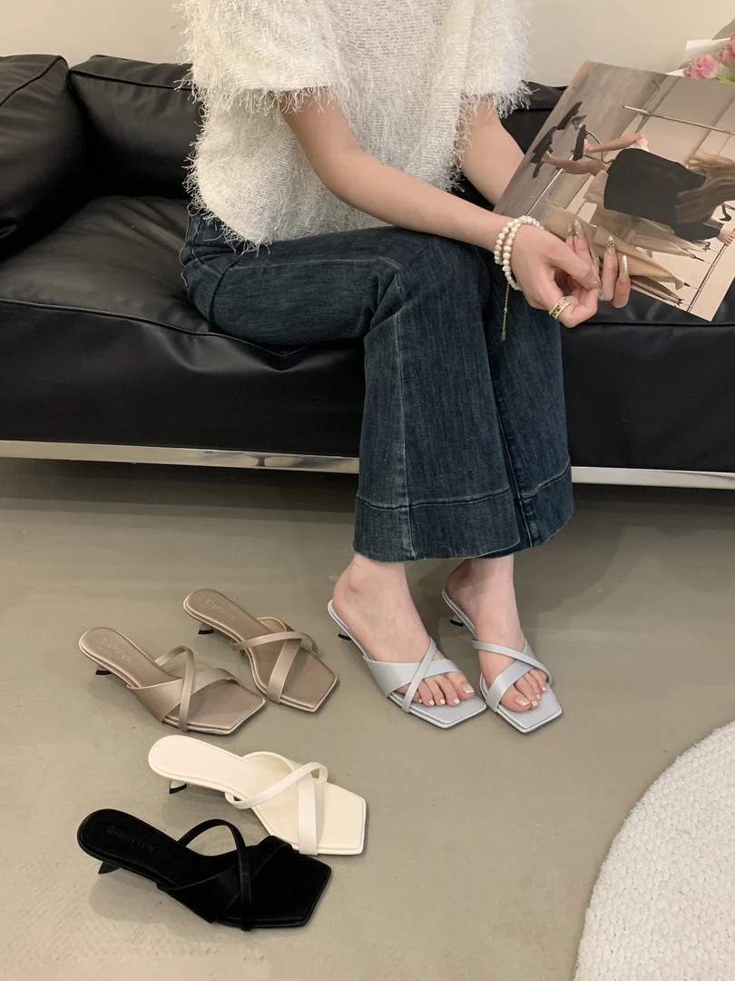 2025夏日新款法式极简风裸色绸缎高级感一字拖气质百搭复古半拖鞋