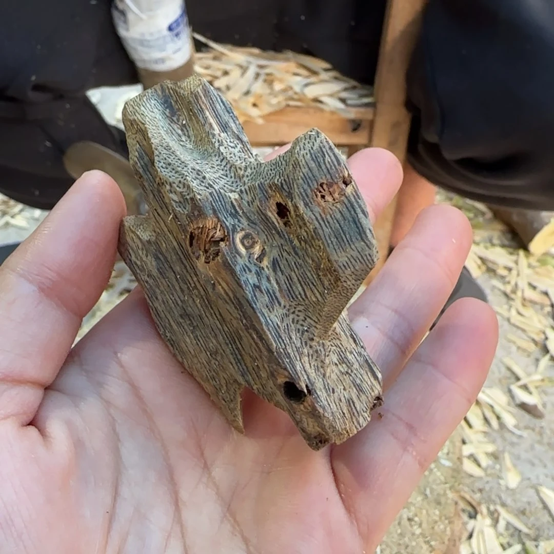 树脂制品透顶绿十字结一个