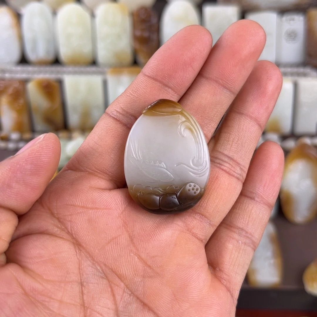 和田玉（糖玉）未镶嵌颈饰