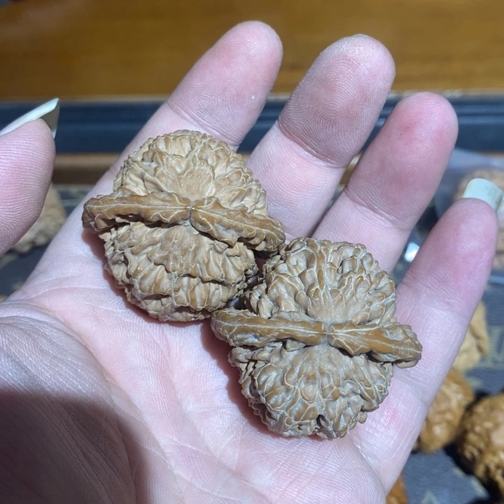 桃核吊坠沐**憩三角白