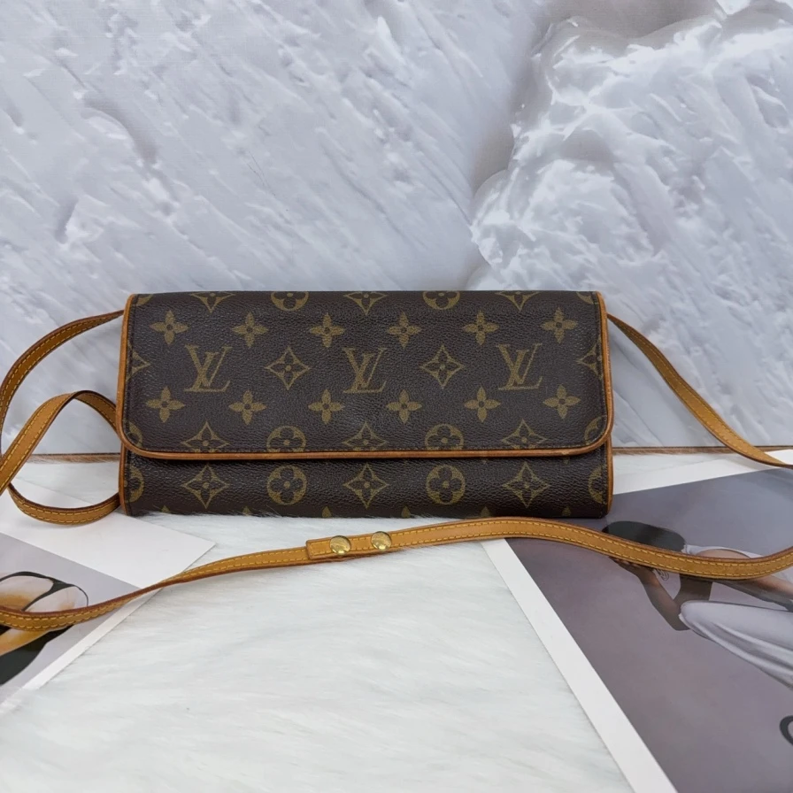 95新 LouisVuitton/路易威登 1228 9582路易威登老花斜挎包