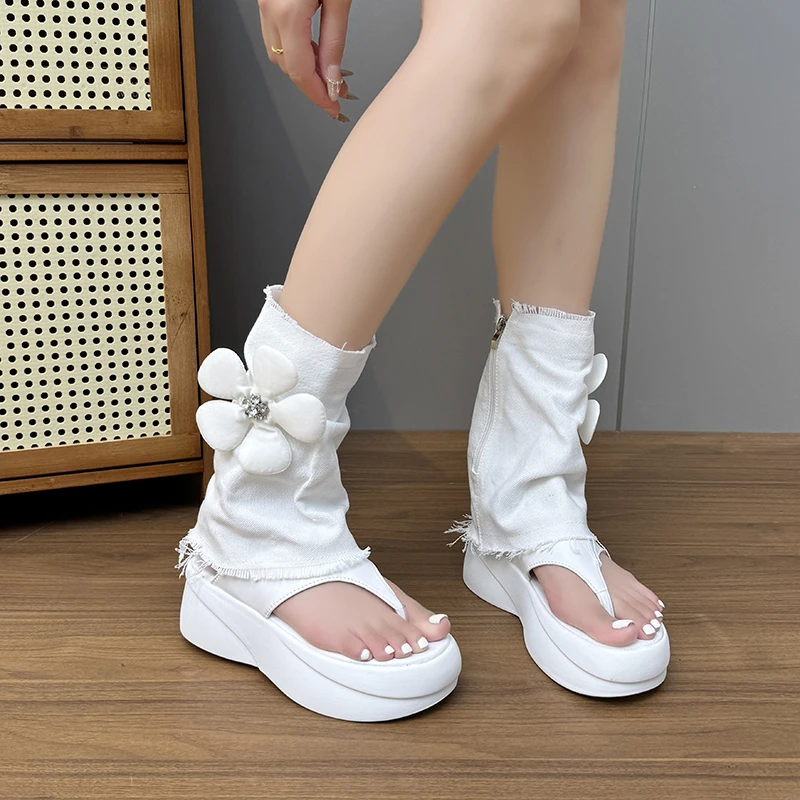 夏季罗马风时装凉鞋女2025年新款炸街裤管靴松糕软底短筒夹趾凉靴