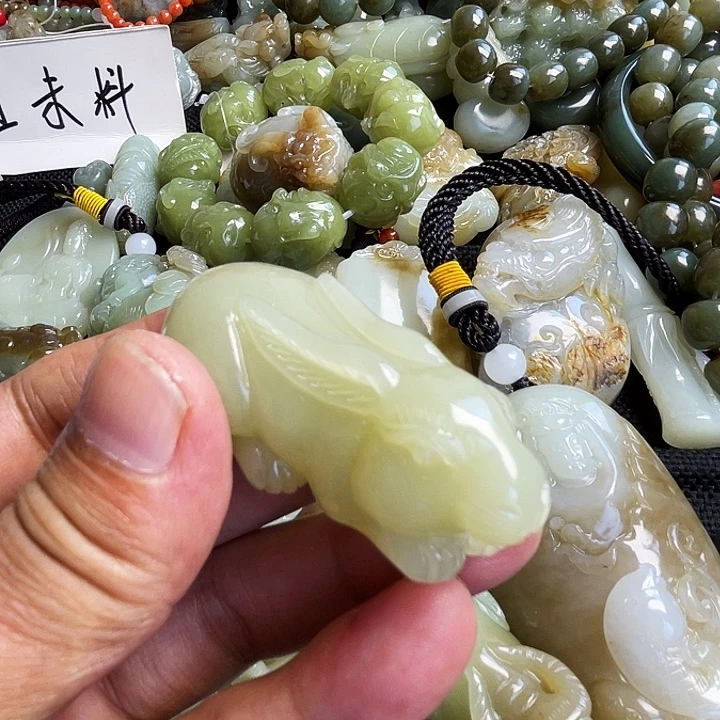 和田玉未镶嵌吊坠(不含链)