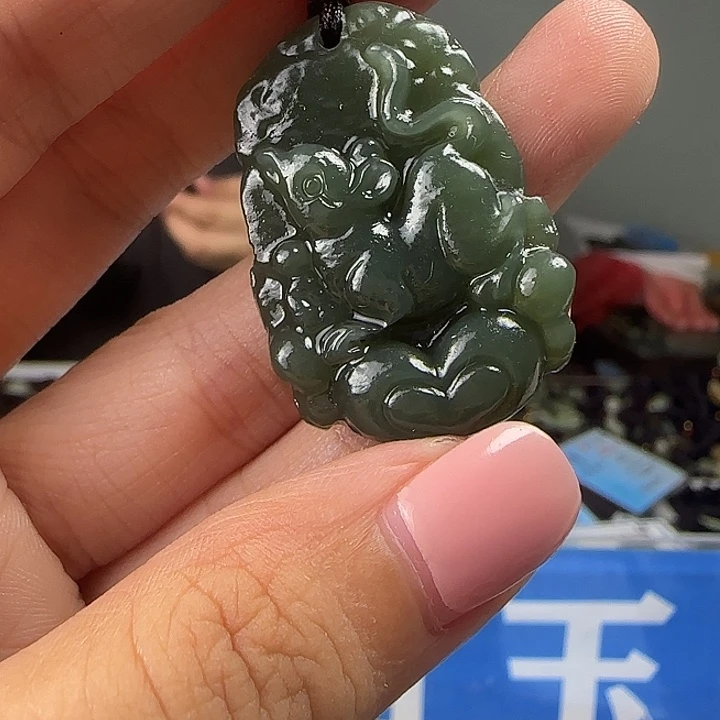 颈饰未镶嵌和田玉