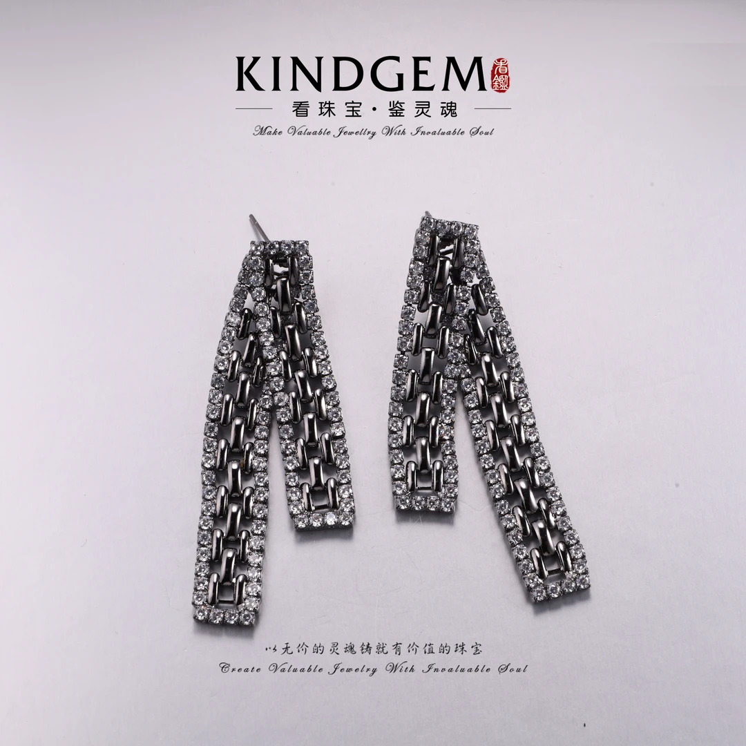 铜合金锆石耳饰 法式个性气质小众轻奢百搭耳环 C-33307