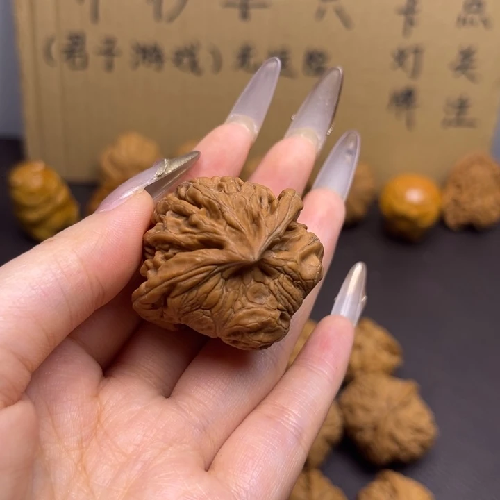 小***、菩提籽类蛇单只异型有瑕
