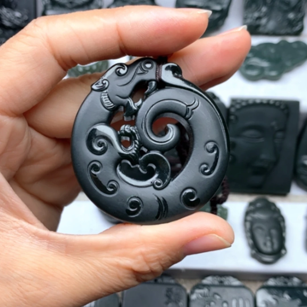 【闪购商品】和田玉颈饰未镶嵌执****间双面雕刻