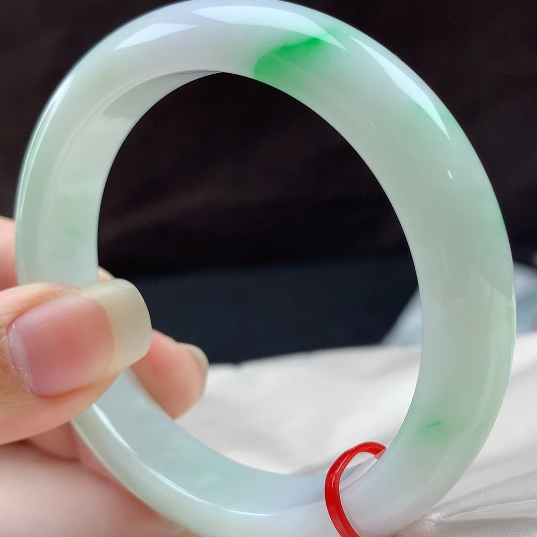 翡翠手镯未镶嵌96788，