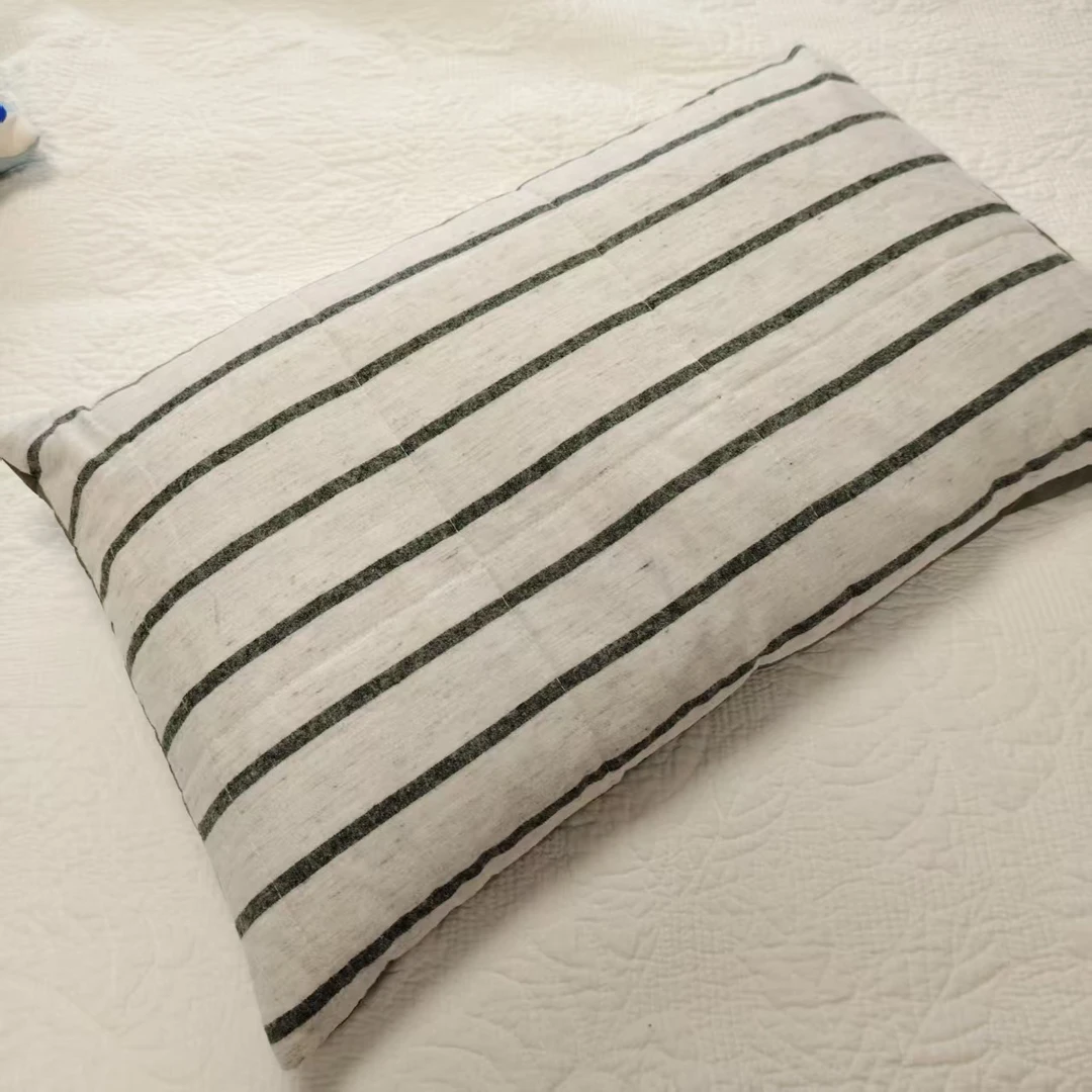 48913 棉布绗缝荞麦枕头，40*60cm绗缝枕芯花色不指定，整体4斤左右