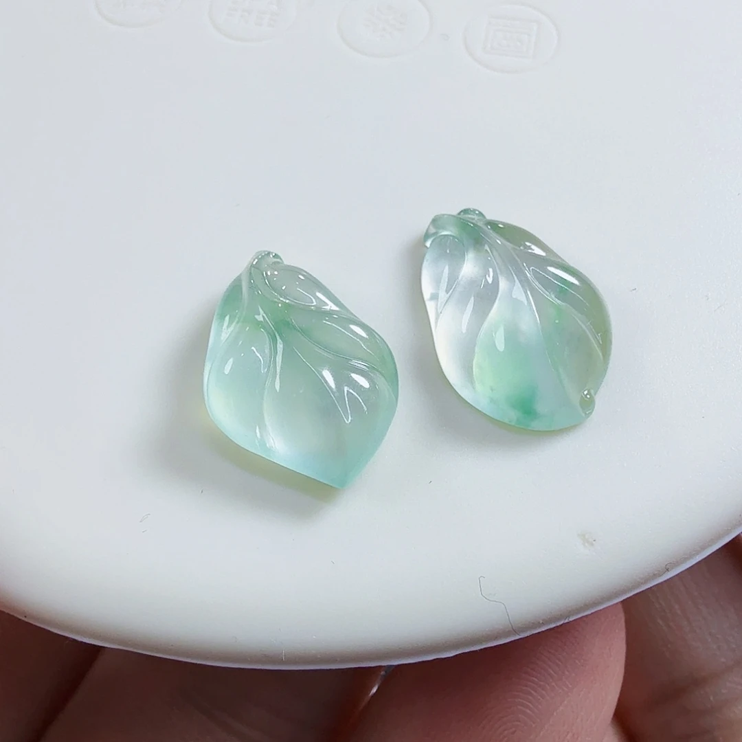 翡翠未镶嵌颈饰裸石