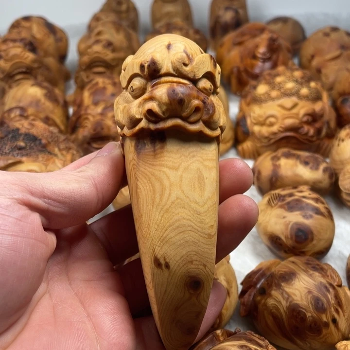 柏木（崖柏）手工龙牙手把件