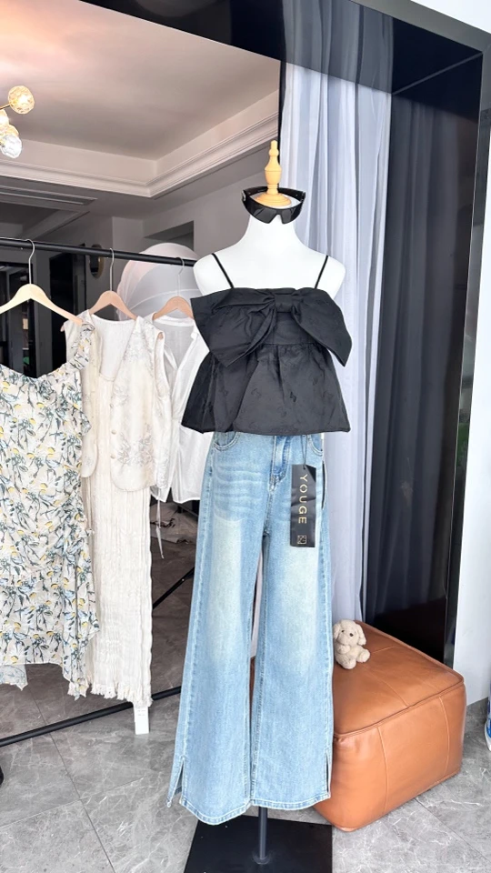 七格格 | 夏季黑色蝴蝶结吊带小衫女外穿法式甜美气质