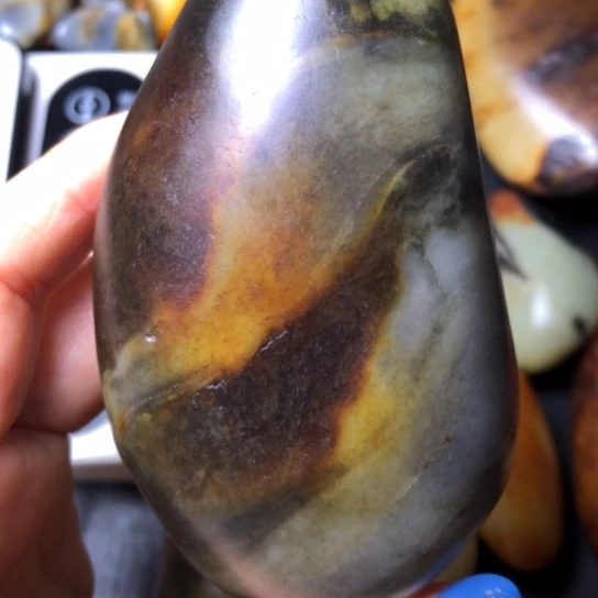 和田玉未镶嵌珠宝奇石