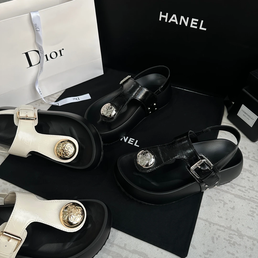 L玲L哒~2025新款 欧货厚底 夏季外穿凉鞋 百搭休闲 潮流ins 网红