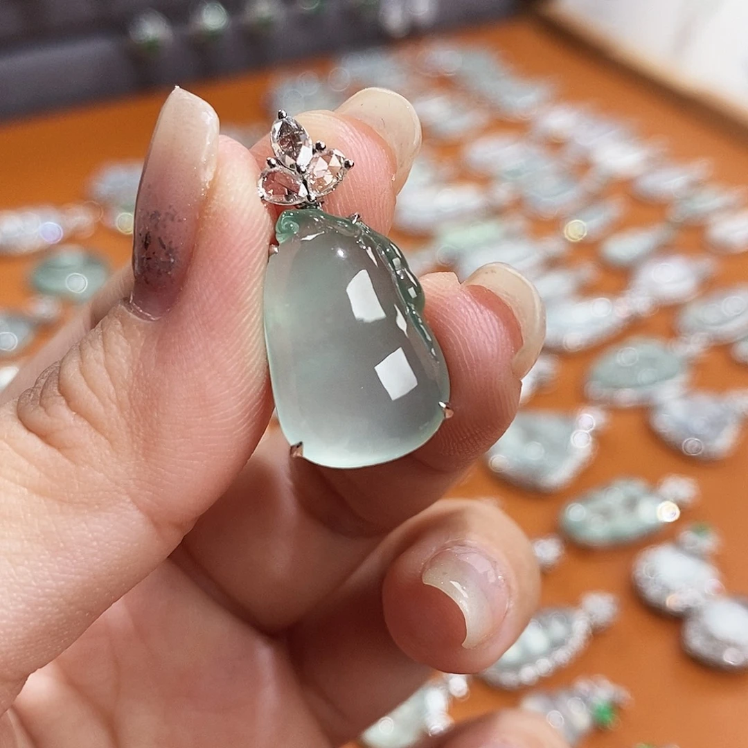 翡翠未镶嵌颈饰天然缅甸货翡翠