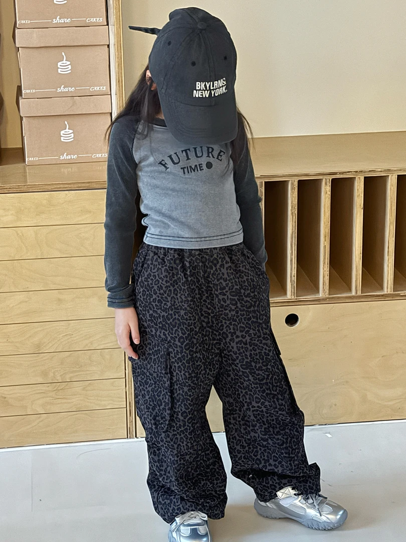 2025男女宝宝修身辣妹短上衣儿童男女童口袋工装裤豹纹休闲裤套装