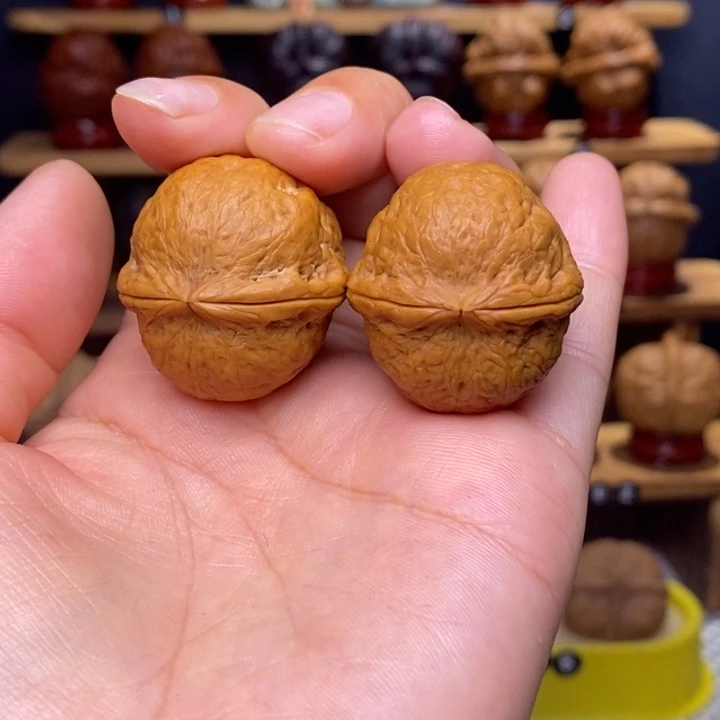 文玩核桃把件龙珠2