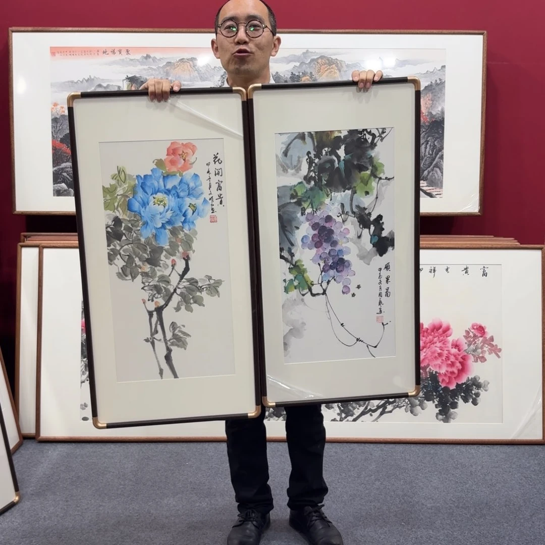 国画带框绘画作品