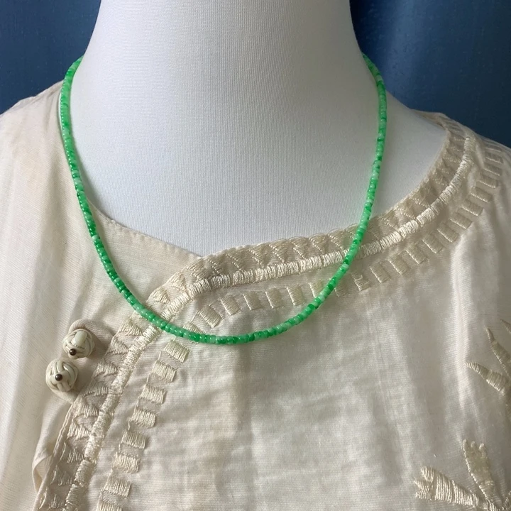 翡翠吊坠(赠链)未镶嵌