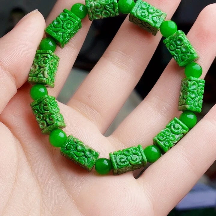 翡翠未镶嵌颈饰多样性