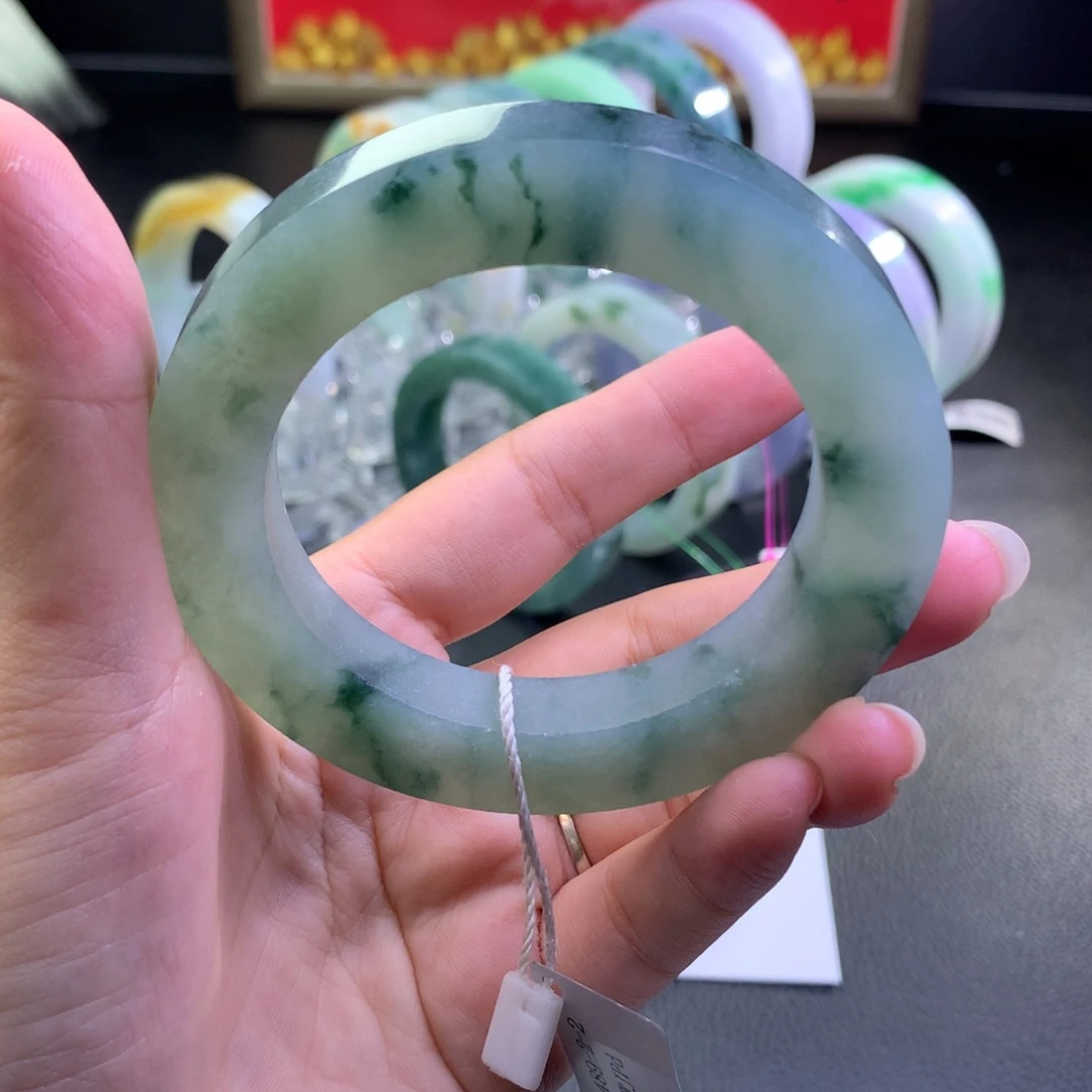 定制翡翠未镶嵌翡翠手镯