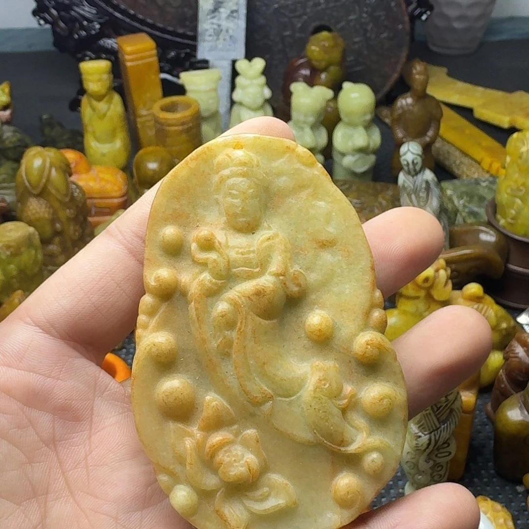 白玉菩提吊坠。。。